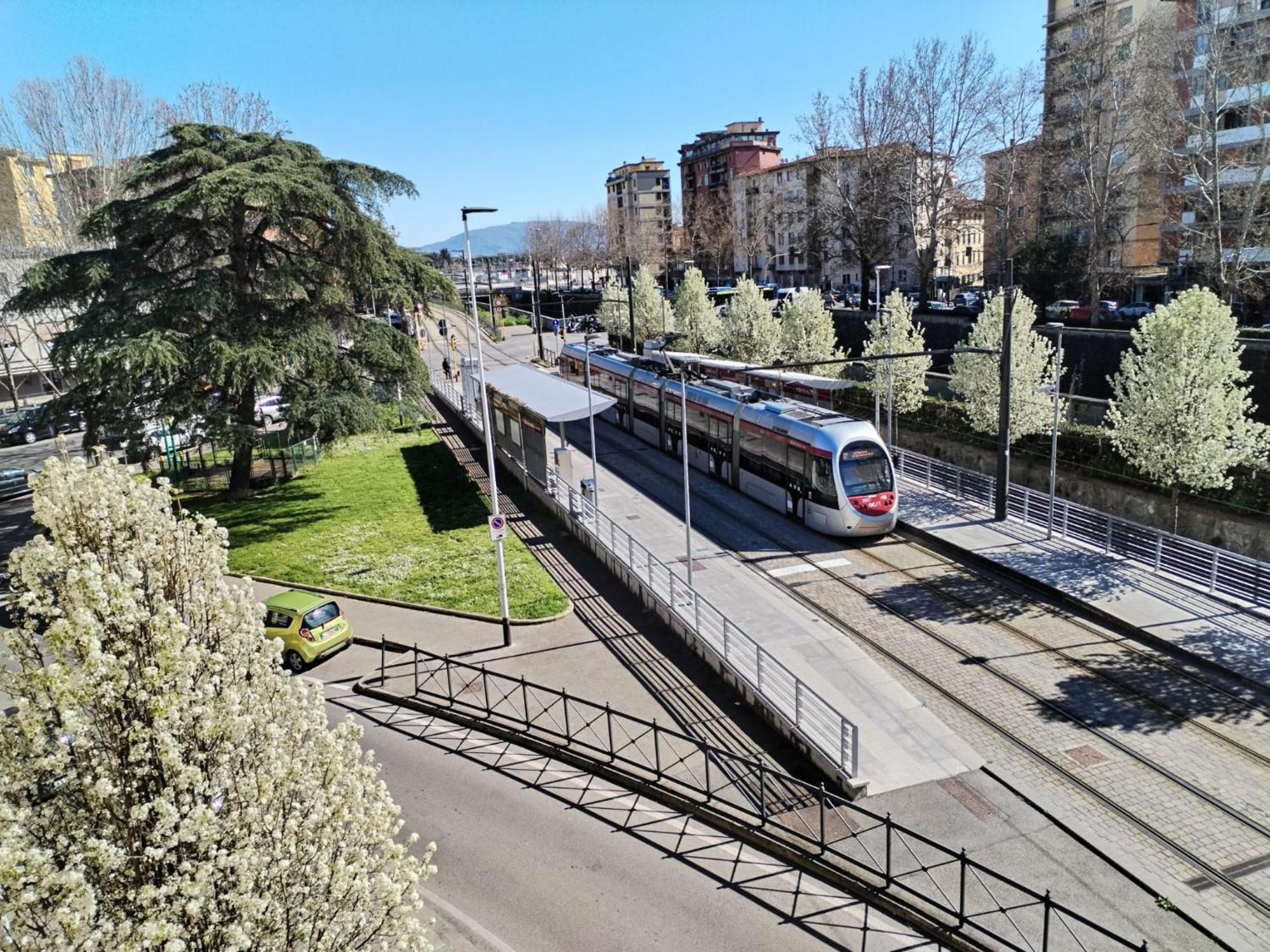 Prato Barone A Firenze Apartamento *